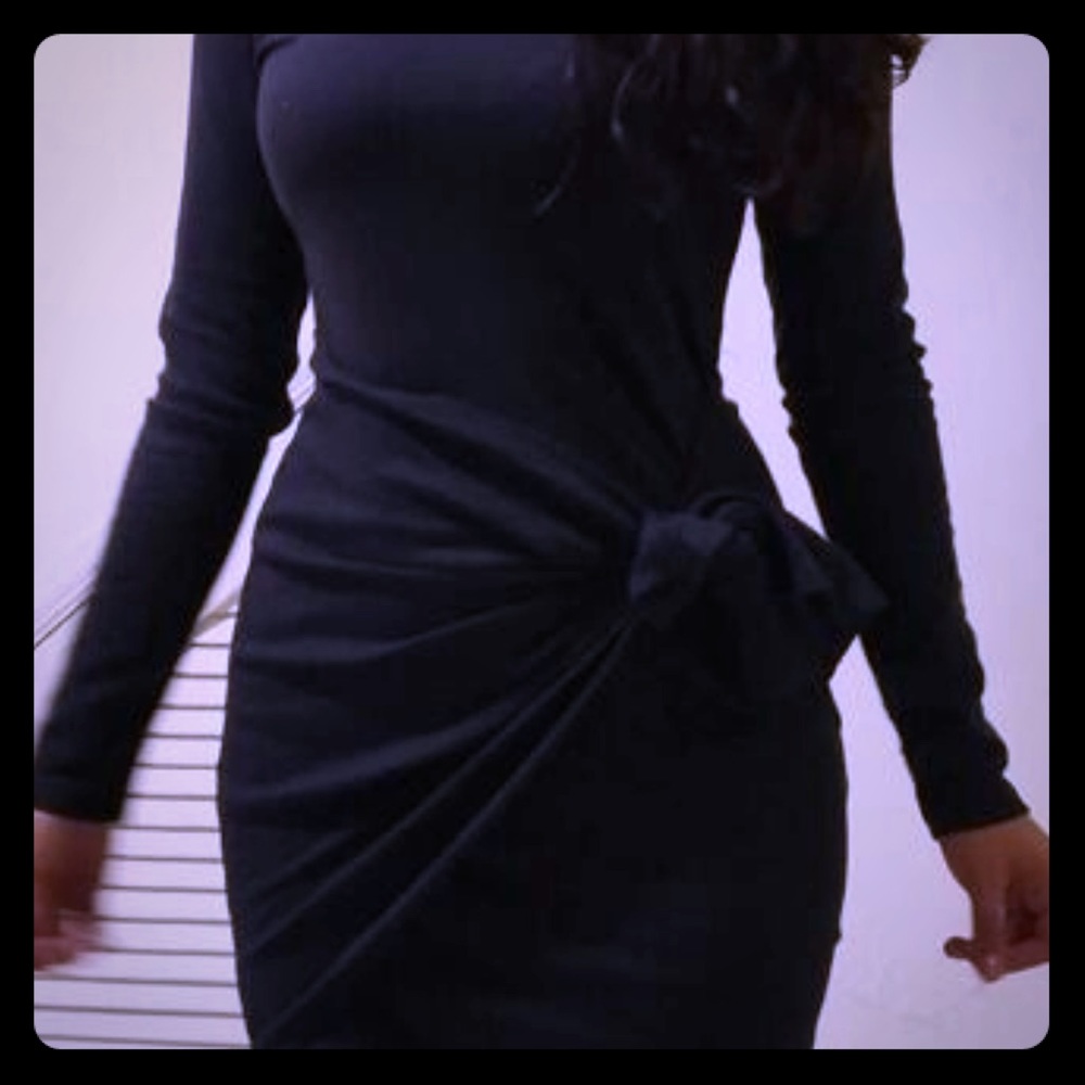 Knotted front fitted dress small